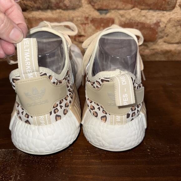 Adidas Leopard Accent White Sneakers Women’s Size 10.5 - Picture 3 of 5